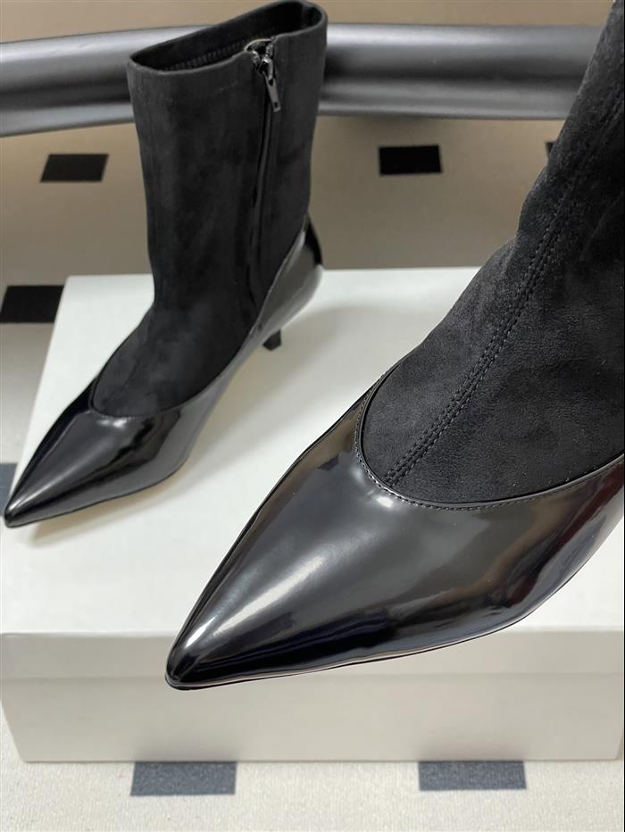 2025112817261464 370